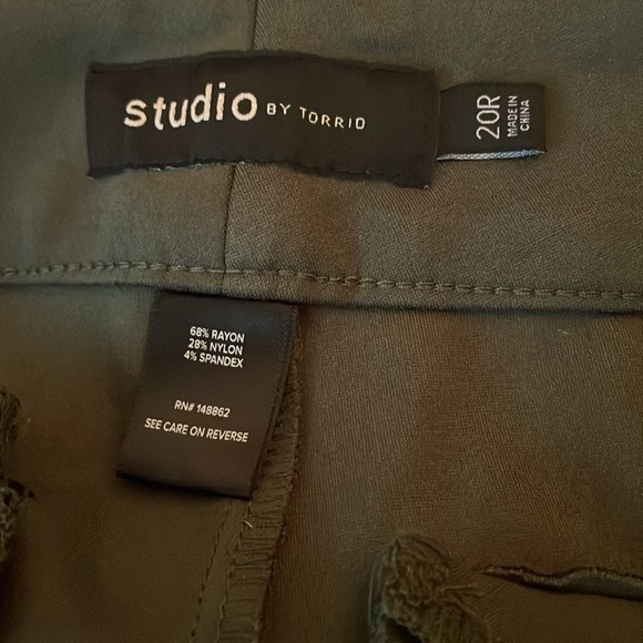 Pointe Pants - Picture 2 of 3